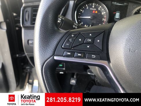 Used 2017 Nissan Rogue S FWD image 13