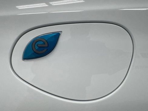 Used 2024 Chrysler Pacifica Limited FWD image 41