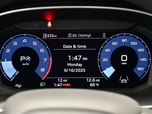 Used 2025 Audi Q3 2.0T Premium w/ Convenience Package image 24