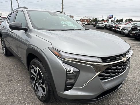 New 2026 Chevrolet Trax RS w/ Driver Confidence Package image 3