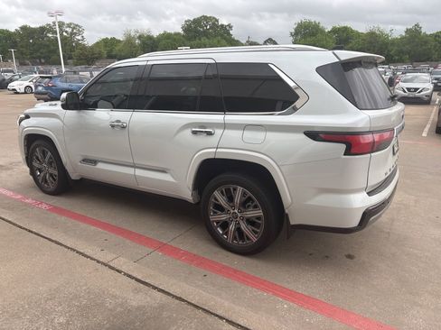 Used 2023 Toyota Sequoia Capstone image 6