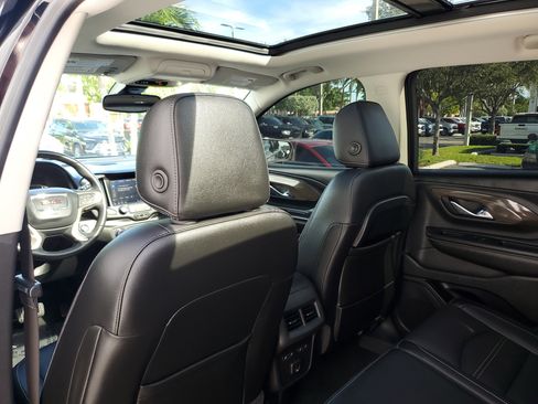 Used 2022 GMC Terrain Denali w/ Black Diamond Edition image 14