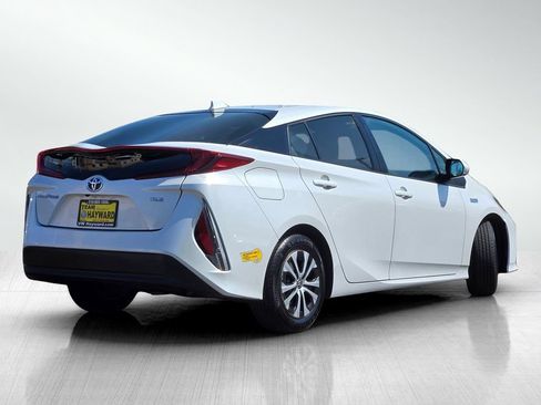 Used 2022 Toyota Prius Prime XLE FWD image 5