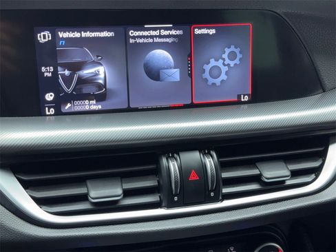 Used 2022 Alfa Romeo Stelvio Veloce image 27