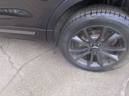 Used 2018 Ford Explorer XLT w/ Equipment Group 202A image 33