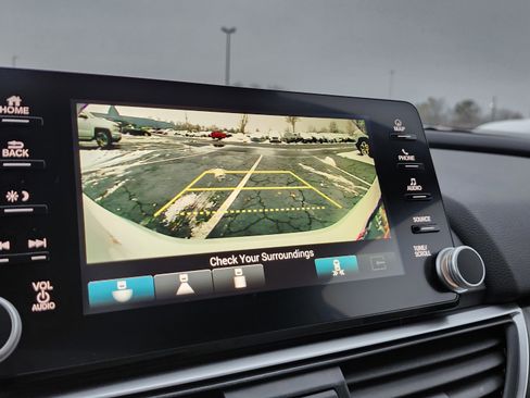 Used 2020 Honda Accord Touring image 7