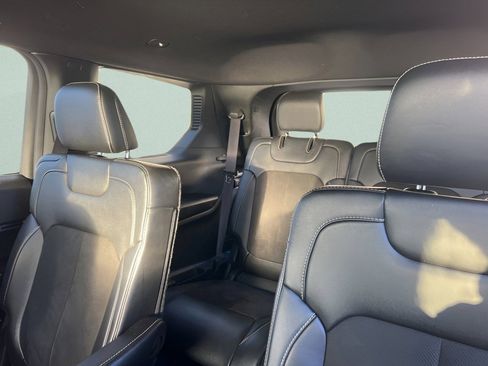 Used 2023 Jeep Grand Cherokee L Altitude image 19