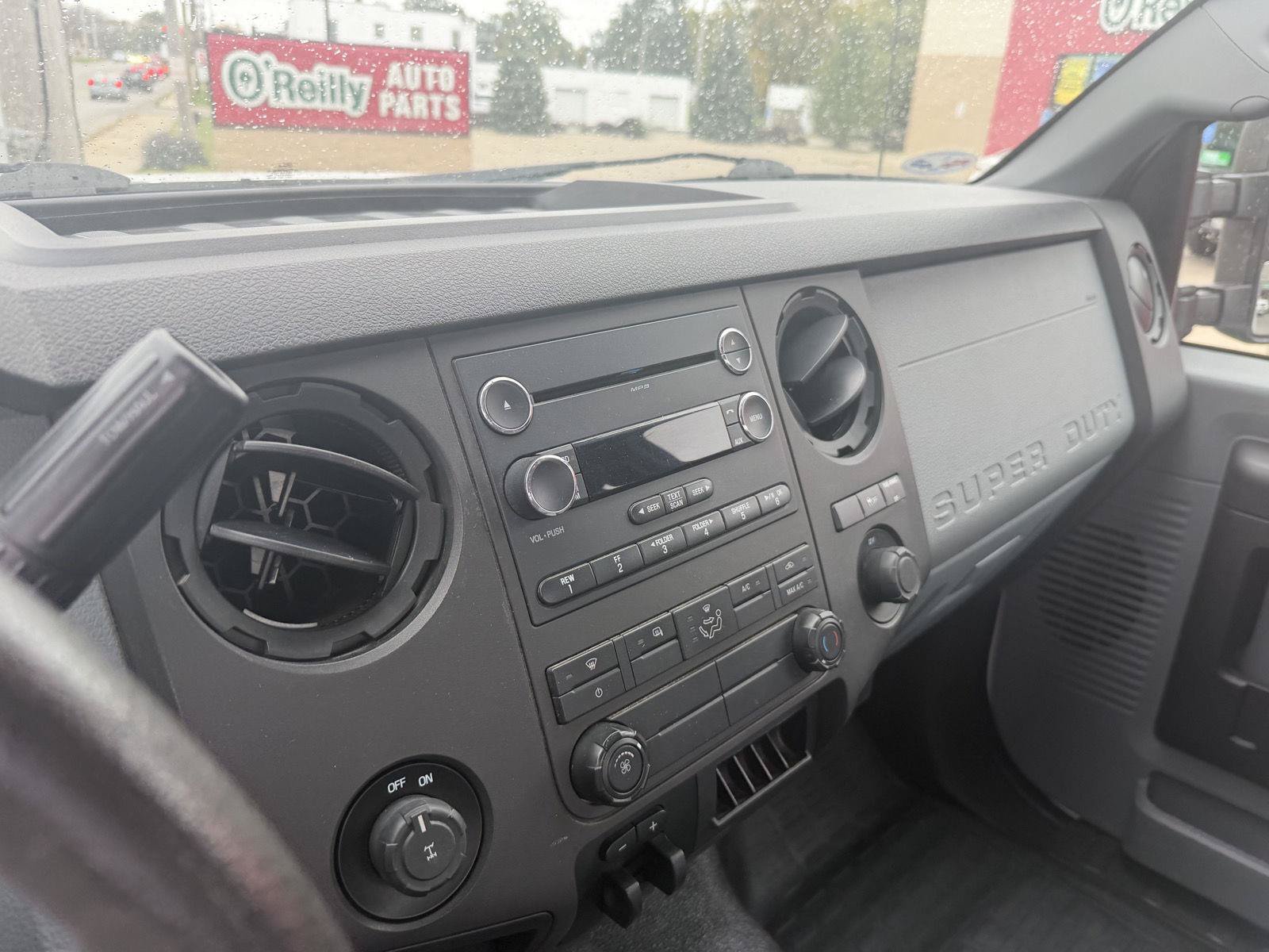 Used 2015 Ford F250 XL w/ Power Equipment Group AWD/4WD image 21