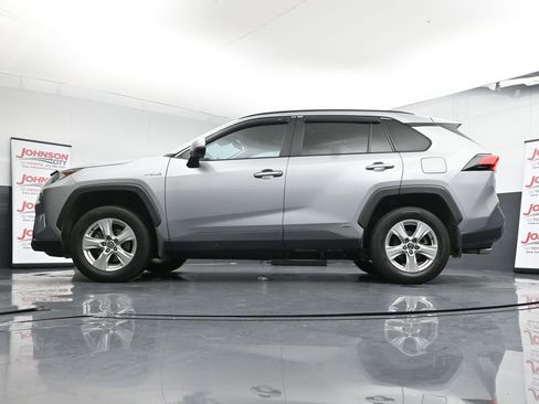 Used 2020 Toyota RAV4 XLE image 22