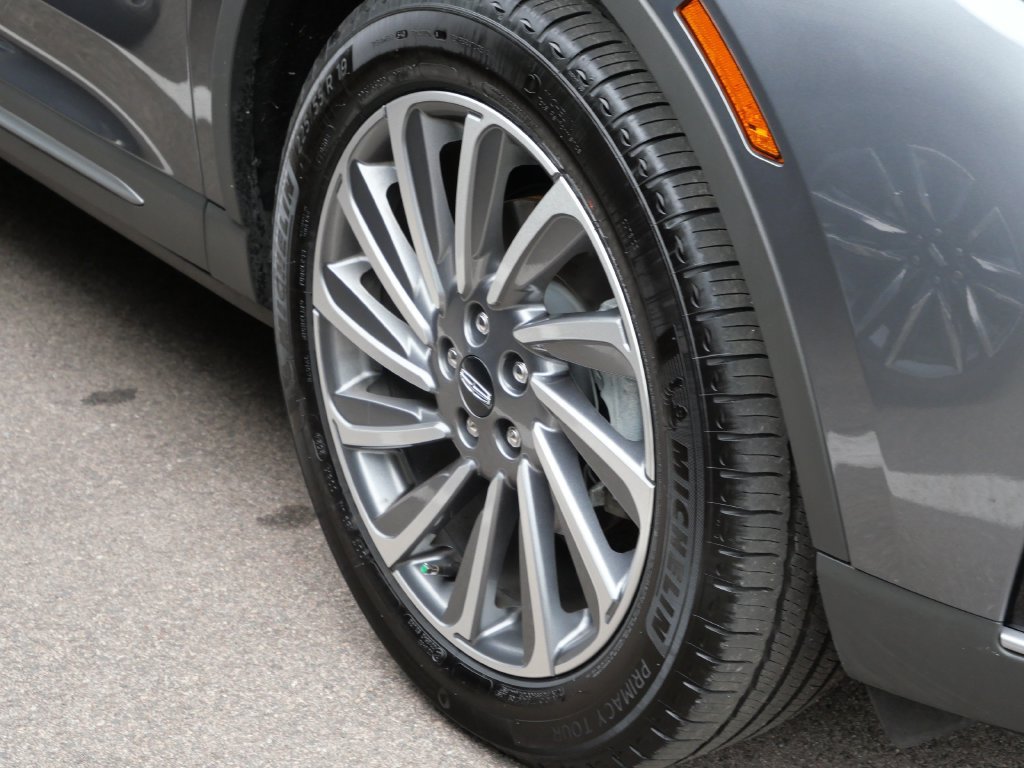 Used 2024 Lincoln Corsair Reserve w/ Equipment Group 201A FWD image 4