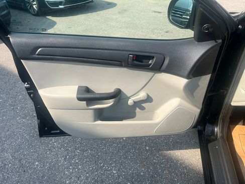 Used 2011 Kia Forte LX image 19