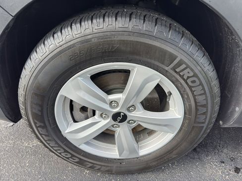 Used 2022 Kia Sorento LX FWD image 18