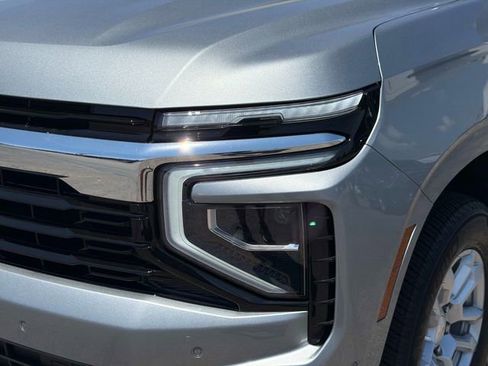 Used 2025 Chevrolet Suburban LS w/ Max Trailering Package AWD/4WD image 9