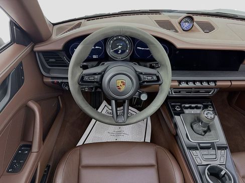 Certified 2022 Porsche 911 Targa 4 GTS AWD/4WD image 25