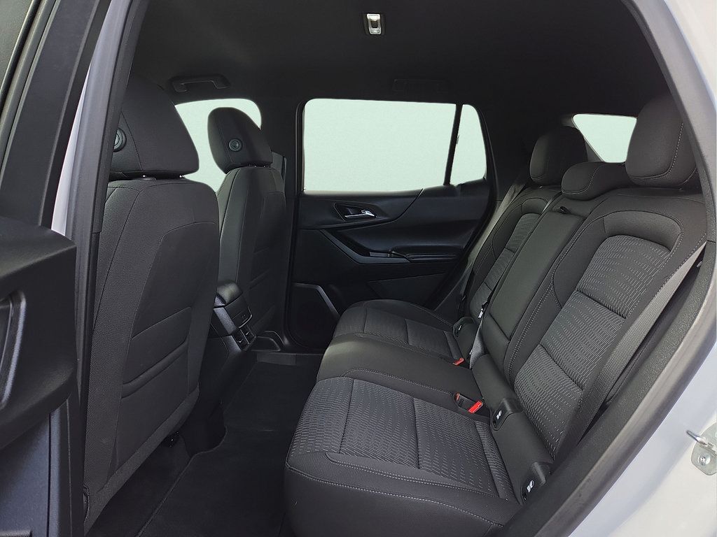 Used 2026 Chevrolet Equinox LT AWD/4WD image 11