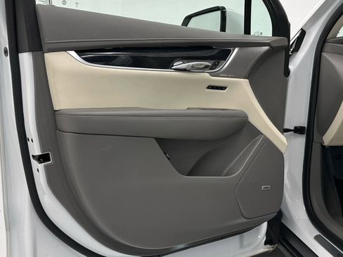 Used 2023 Cadillac XT6 Premium Luxury w/ Technology Package AWD/4WD image 25