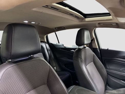 Used 2018 Buick Regal Preferred w/ Sights and Sounds Package image 25