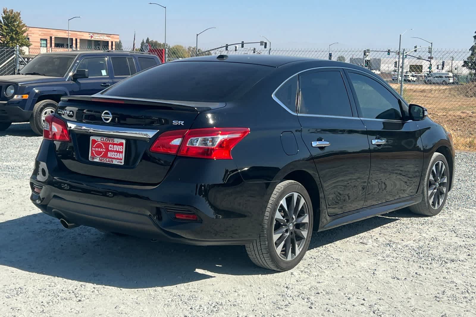 Used 2016 Nissan Sentra SR w/ Driver's Assist Package FWD image 3