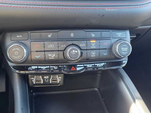 Used 2025 Dodge Durango GT AWD/4WD image 28