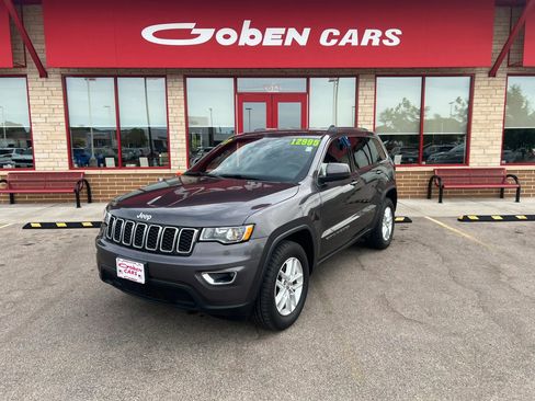 Used 2017 Jeep Grand Cherokee Laredo w/ Quick Order Package 23E AWD/4WD image 1