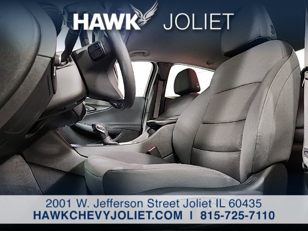 Used 2025 Chevrolet Malibu LT FWD image 12