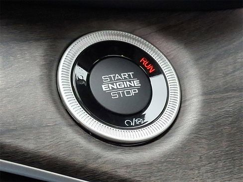 New 2024 Jeep Grand Cherokee Limited 4xe w/ Luxury Tech Group II image 17