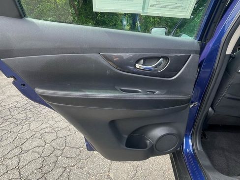 Used 2018 Nissan Rogue S AWD/4WD image 19