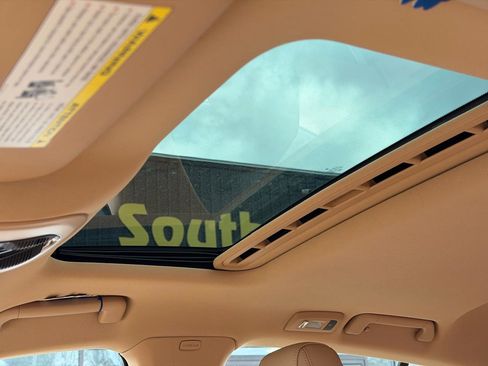 Used 2011 Porsche Panamera 4 image 12