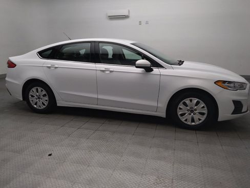 Used 2019 Ford Fusion S FWD image 11