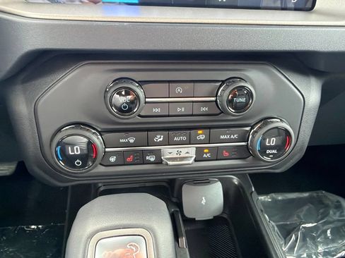 New 2026 Ford Bronco Outer Banks AWD/4WD image 4