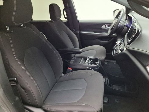 Used 2022 Chrysler Pacifica Touring AWD/4WD image 21