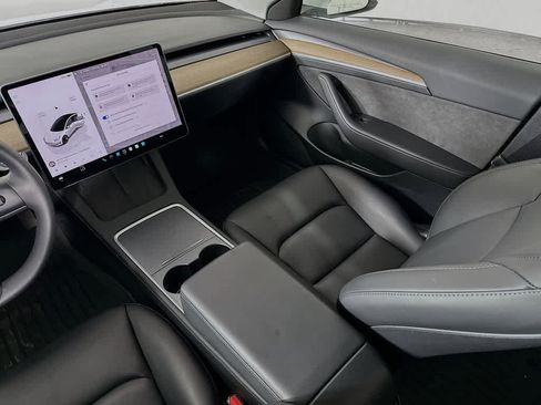 Used 2023 Tesla Model 3 Standard Range RWD image 10