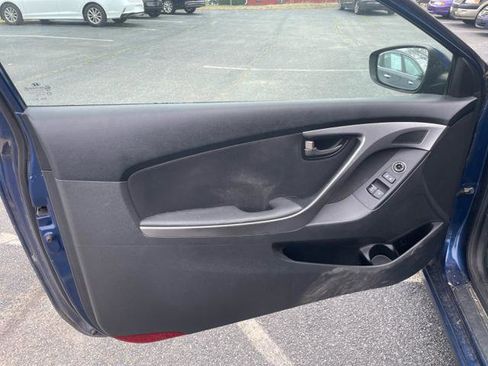 Used 2013 Hyundai Elantra image 9