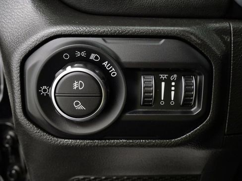 Used 2022 Jeep Gladiator Overland AWD/4WD image 25