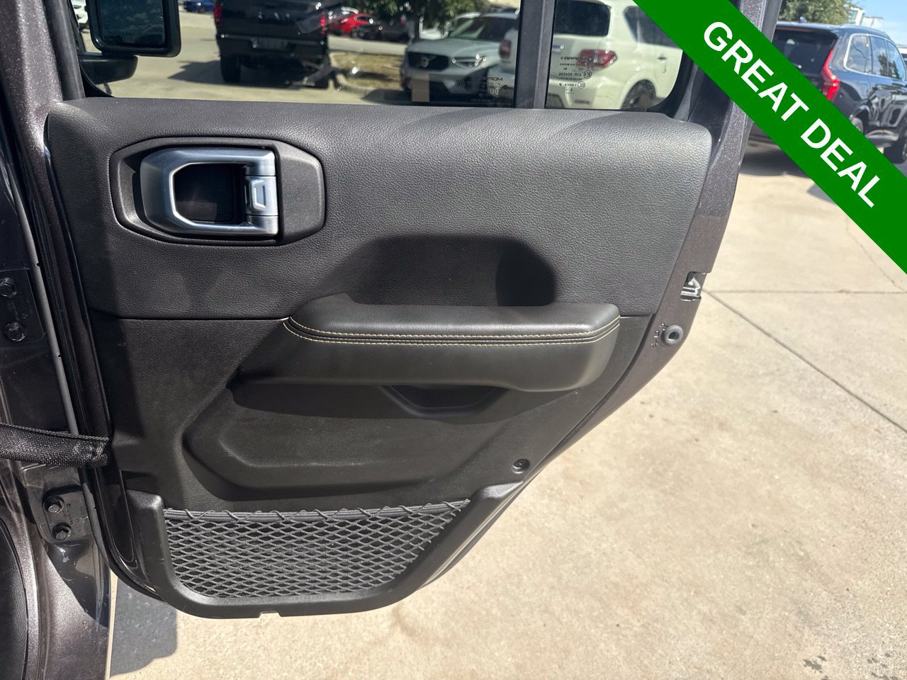 Used 2026 Jeep Wrangler Unlimited Sahara AWD/4WD image 12