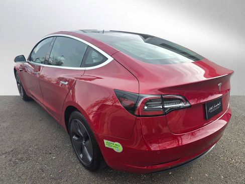 Used 2019 Tesla Model 3 Standard Range image 5