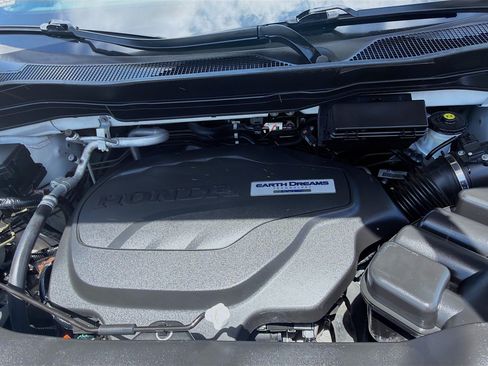 Used 2021 Honda Pilot Touring image 35