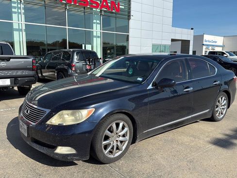 Used 2007 Lexus LS 460 RWD image 2