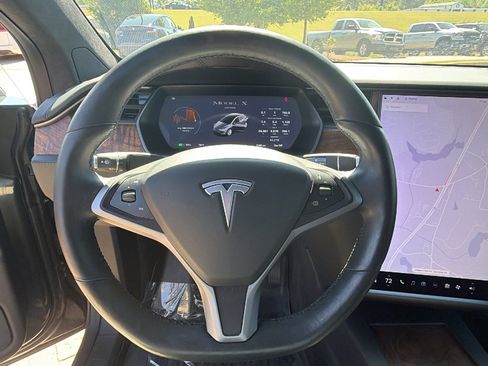Used 2019 Tesla Model X Long Range image 24