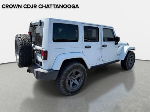 Used 2016 Jeep Wrangler Unlimited Rubicon w/ Max Tow Package AWD/4WD image 5