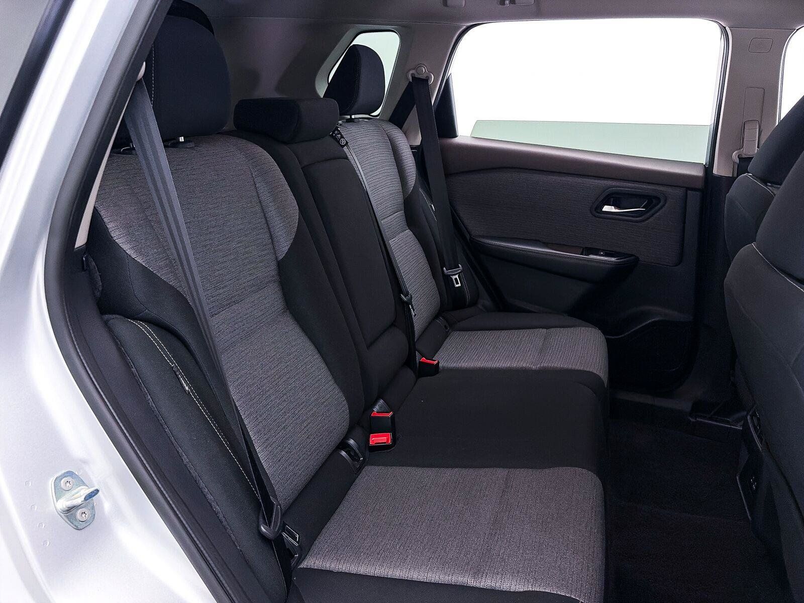 Used 2023 Nissan Rogue SV FWD image 36