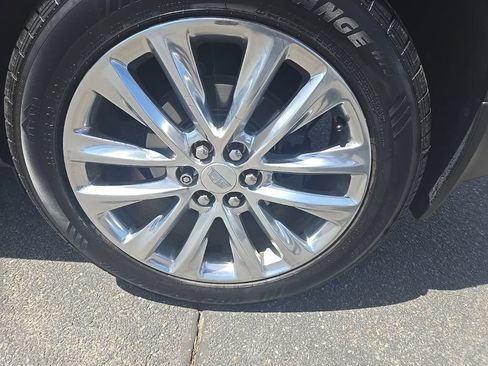 Used 2018 Cadillac XT5 Platinum w/ Driver Assist Package AWD/4WD image 40