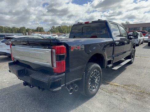 Used 2023 Ford F350 Platinum w/ FX4 Off-Road Package AWD/4WD image 3