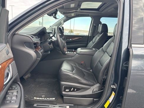 Used 2020 Cadillac Escalade ESV Premium Luxury w/ LPO, Radiant Package image 26