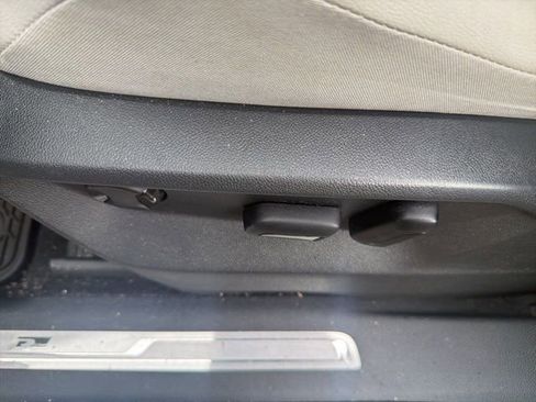 Used 2021 Volkswagen Tiguan SE R-Line image 22