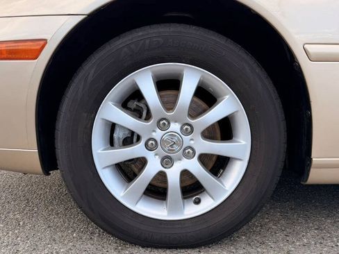 Used 2002 Lexus ES 330 w/ Premium Pkg FWD image 9