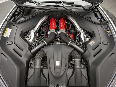 Used 2019 Ferrari Portofino RWD image 35