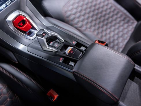 Used 2022 Lamborghini Huracan EVO image 44