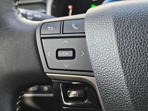 Used 2025 Toyota Camry SE image 16