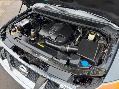 Used 2014 Nissan Titan SV image 21